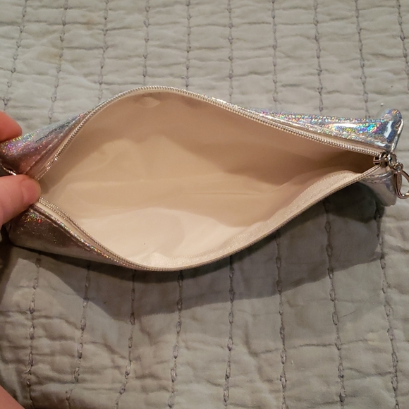 Case - Picture 2 of 4